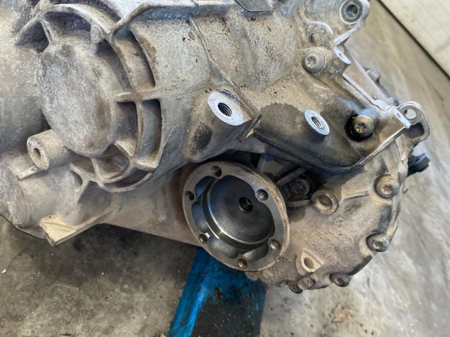 bontott SKODA SUPERB II Váltó (Mechanikus)