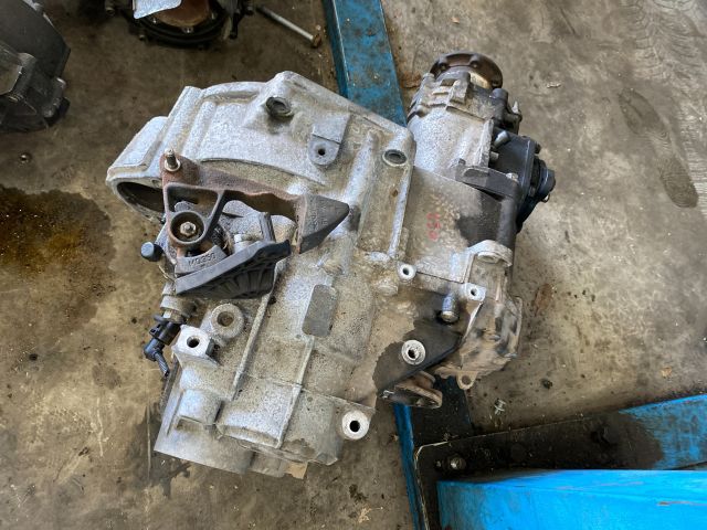 bontott SKODA SUPERB II Váltó (Mechanikus)