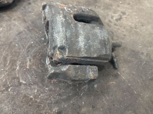 bontott SKODA SUPERB II Bal első Féknyereg Munkahengerrel