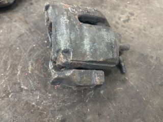 bontott SKODA SUPERB II Bal első Féknyereg Munkahengerrel