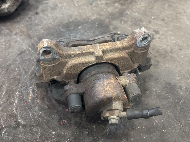 bontott SKODA SUPERB II Bal első Féknyereg Munkahengerrel