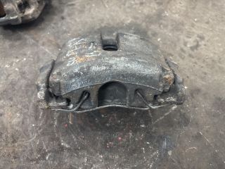 bontott SKODA SUPERB II Bal első Féknyereg Munkahengerrel