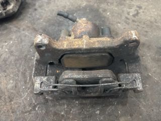 bontott SKODA SUPERB II Bal első Féknyereg Munkahengerrel