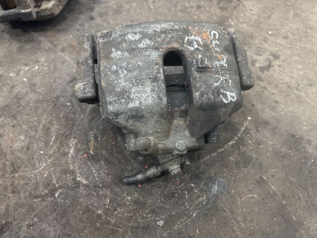 bontott SKODA SUPERB II Bal első Féknyereg Munkahengerrel