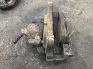 bontott SKODA SUPERB II Bal első Féknyereg Munkahengerrel