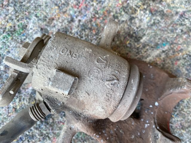 bontott SKODA SUPERB II Bal hátsó Féknyereg Munkahengerrel