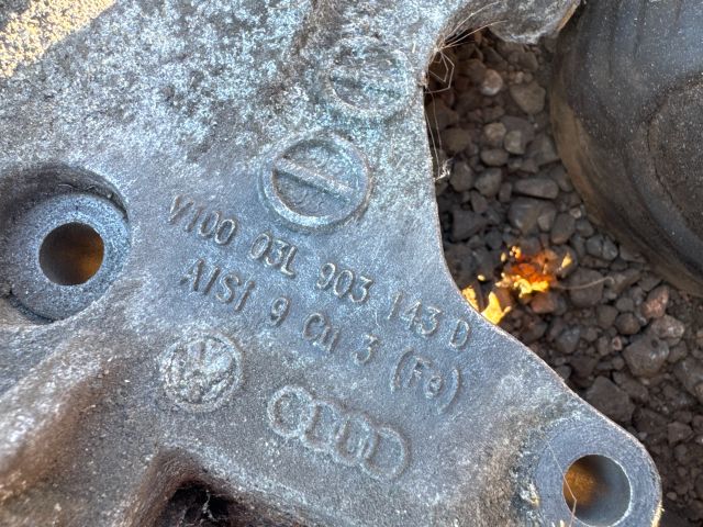 bontott SKODA SUPERB II Generátor Tartó Bak