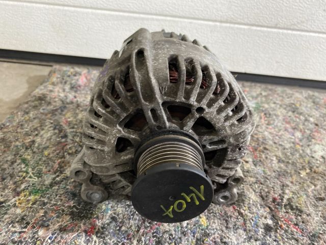 bontott SKODA SUPERB II Generátor