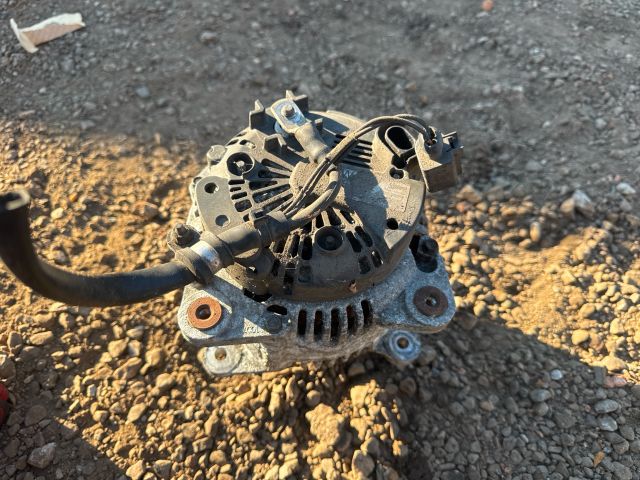 bontott SKODA SUPERB II Generátor