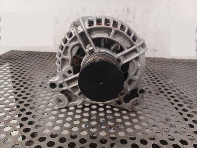 bontott SKODA SUPERB II Generátor