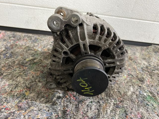 bontott SKODA SUPERB II Generátor