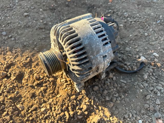 bontott SKODA SUPERB II Generátor