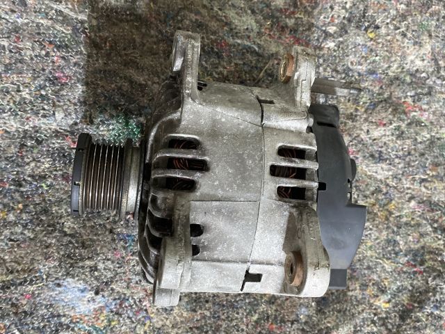 bontott SKODA SUPERB II Generátor