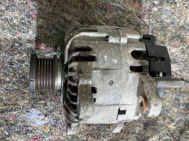 bontott SKODA SUPERB II Generátor