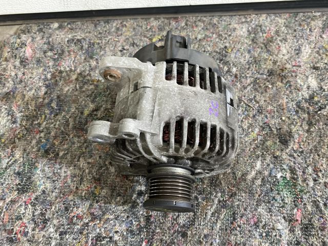 bontott SKODA SUPERB II Generátor