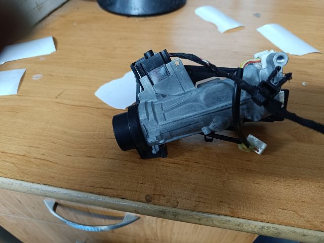 bontott SKODA SUPERB II Gyújtáskapcsoló