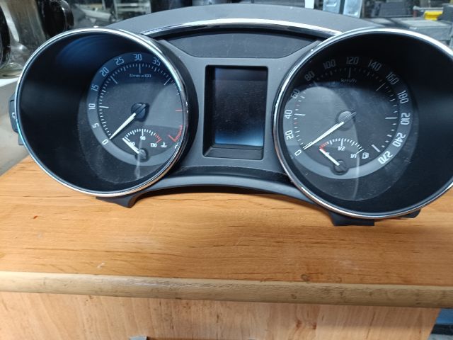 bontott SKODA SUPERB II Kilométeróra