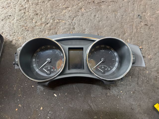 bontott SKODA SUPERB II Kilométeróra