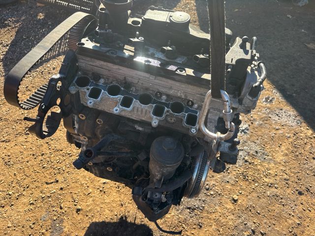 bontott SKODA SUPERB II Motor (Fűzött blokk hengerfejjel)