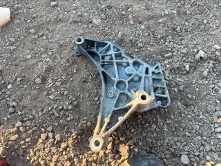 bontott SKODA SUPERB II Motor Tartó Bak (Fém)