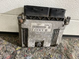 bontott SKODA SUPERB II Motorvezérlő