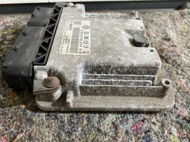 bontott SKODA SUPERB II Motorvezérlő