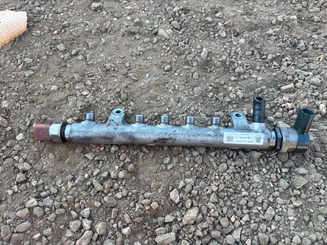 bontott SKODA SUPERB II Porlasztó Sor / Híd