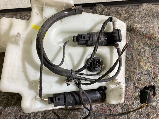 bontott SKODA SUPERB II Ablakmosó Tartály