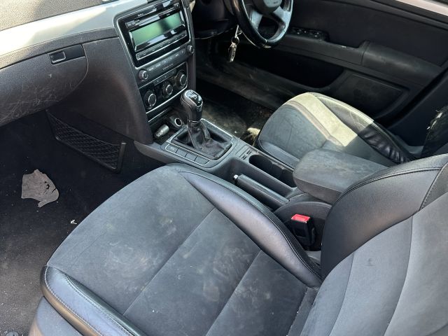 bontott SKODA SUPERB II Akkumulátor Tartó