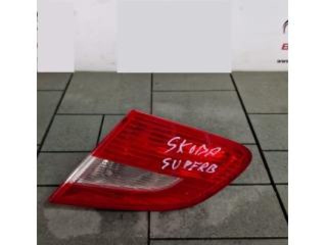 bontott SKODA SUPERB II Bal Belső Hátsó Lámpa