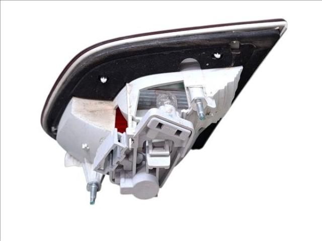 bontott SKODA SUPERB II Bal Belső Hátsó Lámpa