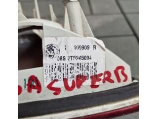 bontott SKODA SUPERB II Bal Belső Hátsó Lámpa