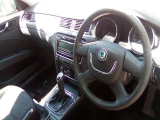 bontott SKODA SUPERB II Bal C Oszlop Burkolat