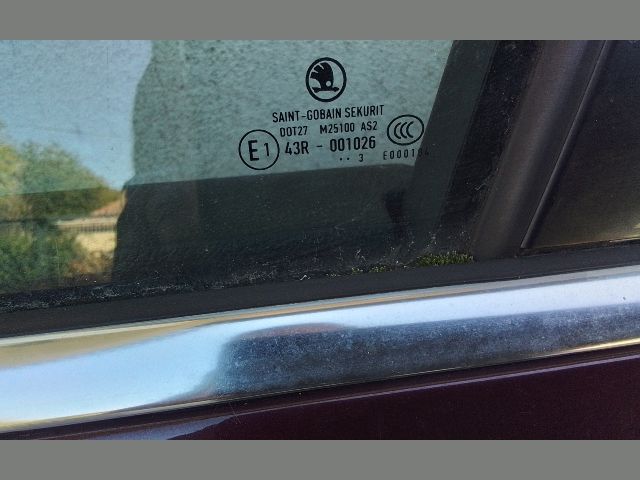 bontott SKODA SUPERB II Bal első Ablak