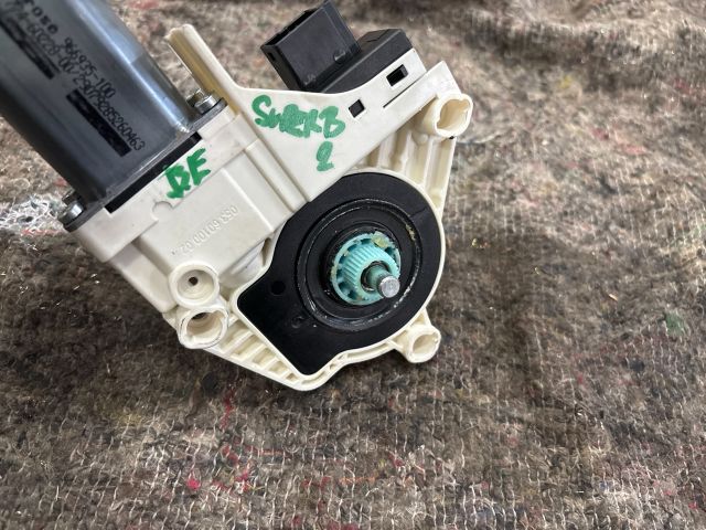 bontott SKODA SUPERB II Bal első Ablakemelő Motor