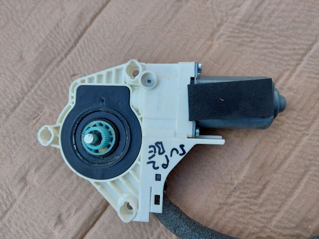 bontott SKODA SUPERB II Bal első Ablakemelő Motor