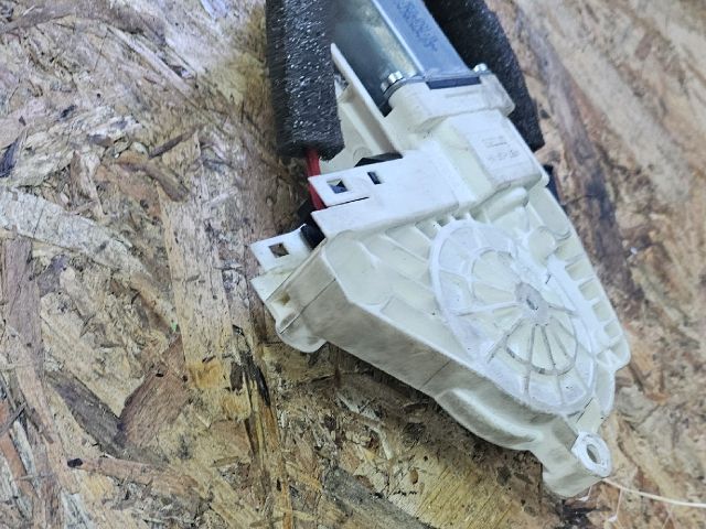 bontott SKODA SUPERB II Bal első Ablakemelő Motor