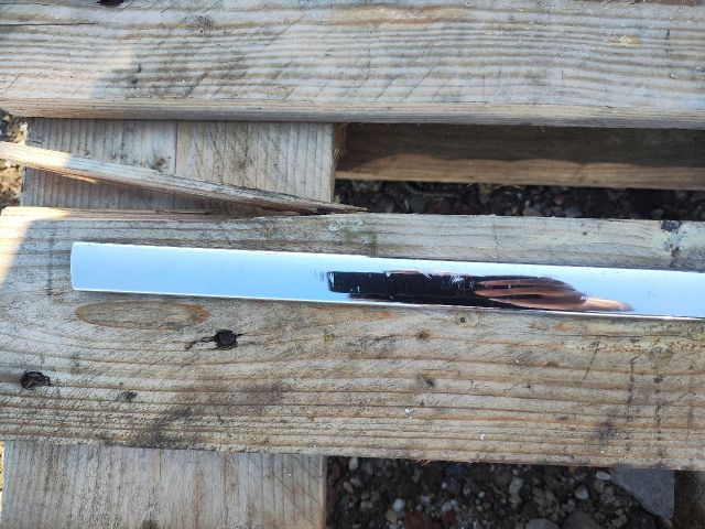 bontott SKODA SUPERB II Bal első Ajtó Díszléc