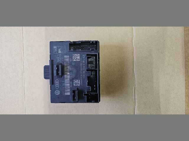 bontott SKODA SUPERB II Bal első Ajtó Vezérlőegység