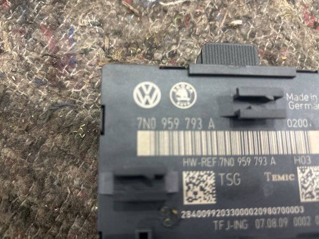 bontott SKODA SUPERB II Bal első Ajtó Vezérlőegység