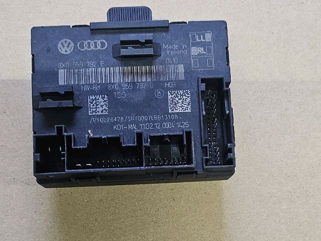 bontott SKODA SUPERB II Bal első Ajtó Vezérlőegység