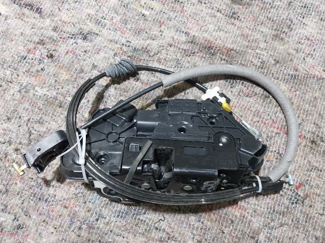 bontott SKODA SUPERB II Bal első Ajtózár Motor