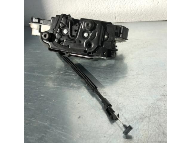 bontott SKODA SUPERB II Bal első Ajtózár