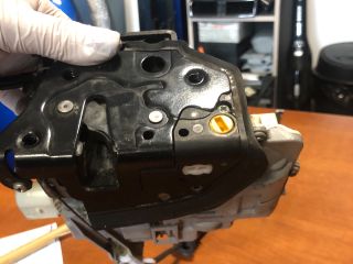 bontott SKODA SUPERB II Bal első Ajtózár