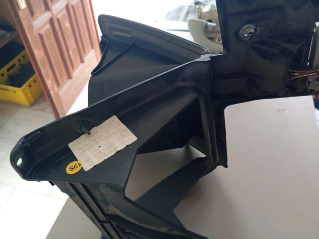 bontott SKODA SUPERB II Bal első Tároló Rekesz