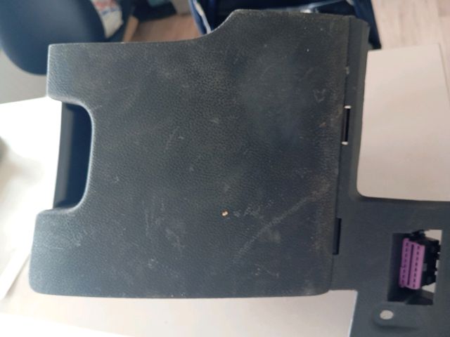 bontott SKODA SUPERB II Bal első Tároló Rekesz