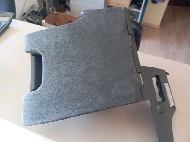 bontott SKODA SUPERB II Bal első Tároló Rekesz