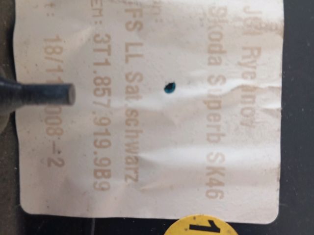 bontott SKODA SUPERB II Bal első Tároló Rekesz