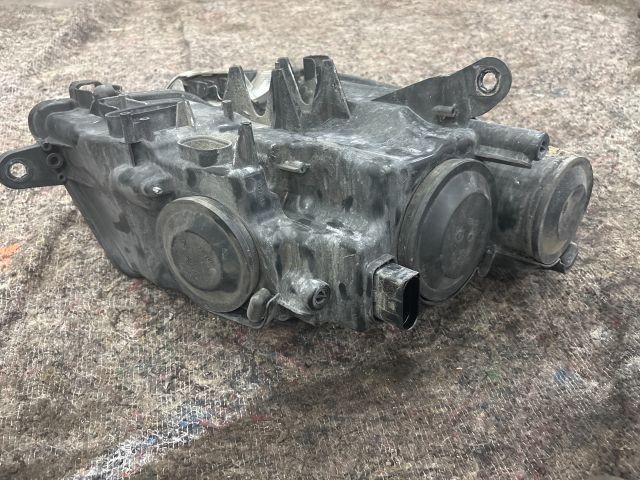 bontott SKODA SUPERB II Bal Fényszóró