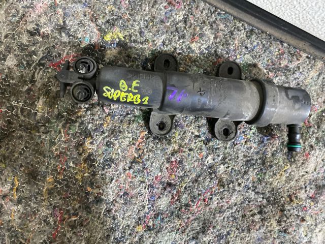 bontott SKODA SUPERB II Bal Fényszórómosó Fúvóka